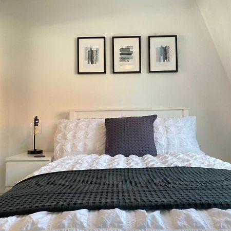 Corstorphine Townhouse: Spacious Stay Near Murrayfield with Garden Edinburgh Exterior photo