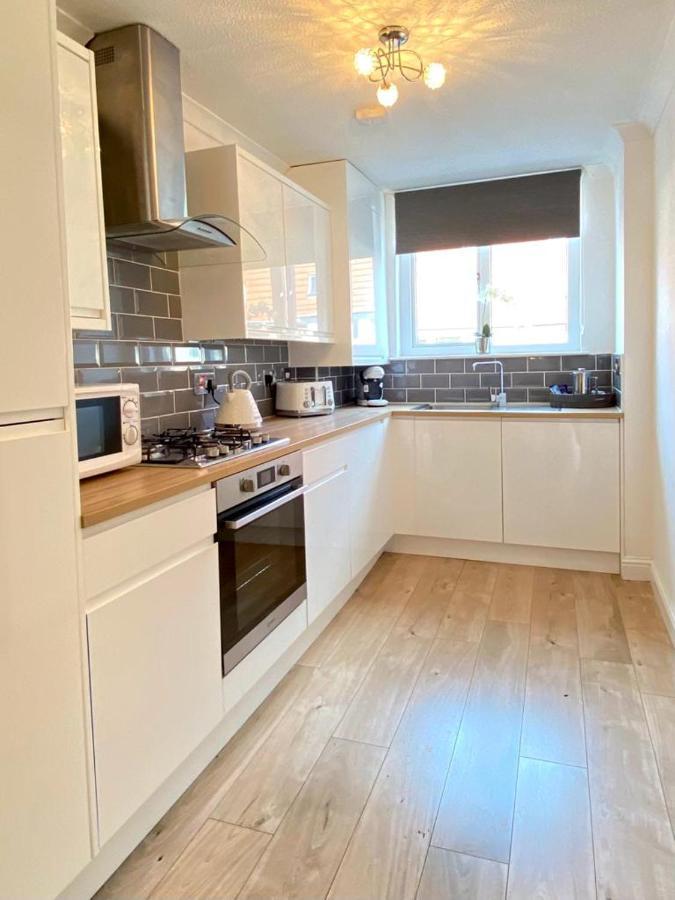 Corstorphine Townhouse: Spacious Stay Near Murrayfield with Garden Edinburgh Exterior photo