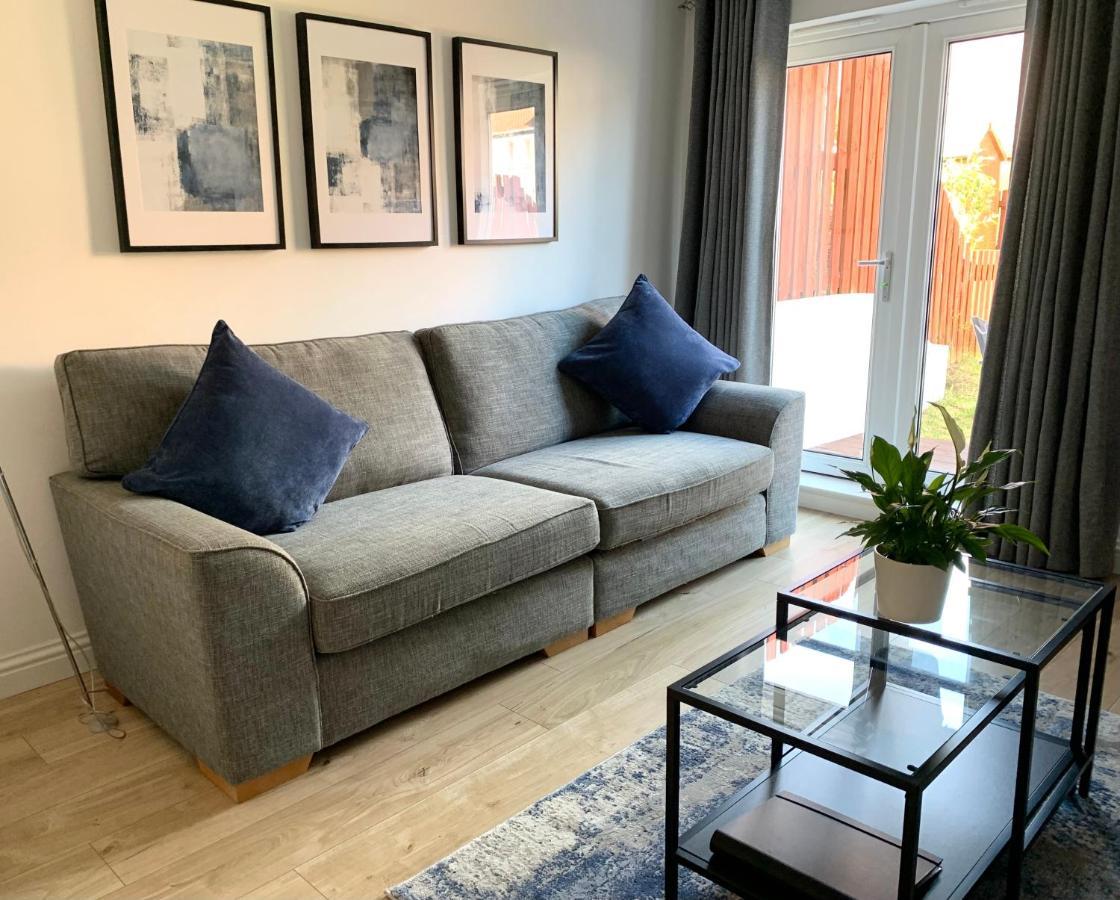 Corstorphine Townhouse: Spacious Stay Near Murrayfield with Garden Edinburgh Exterior photo
