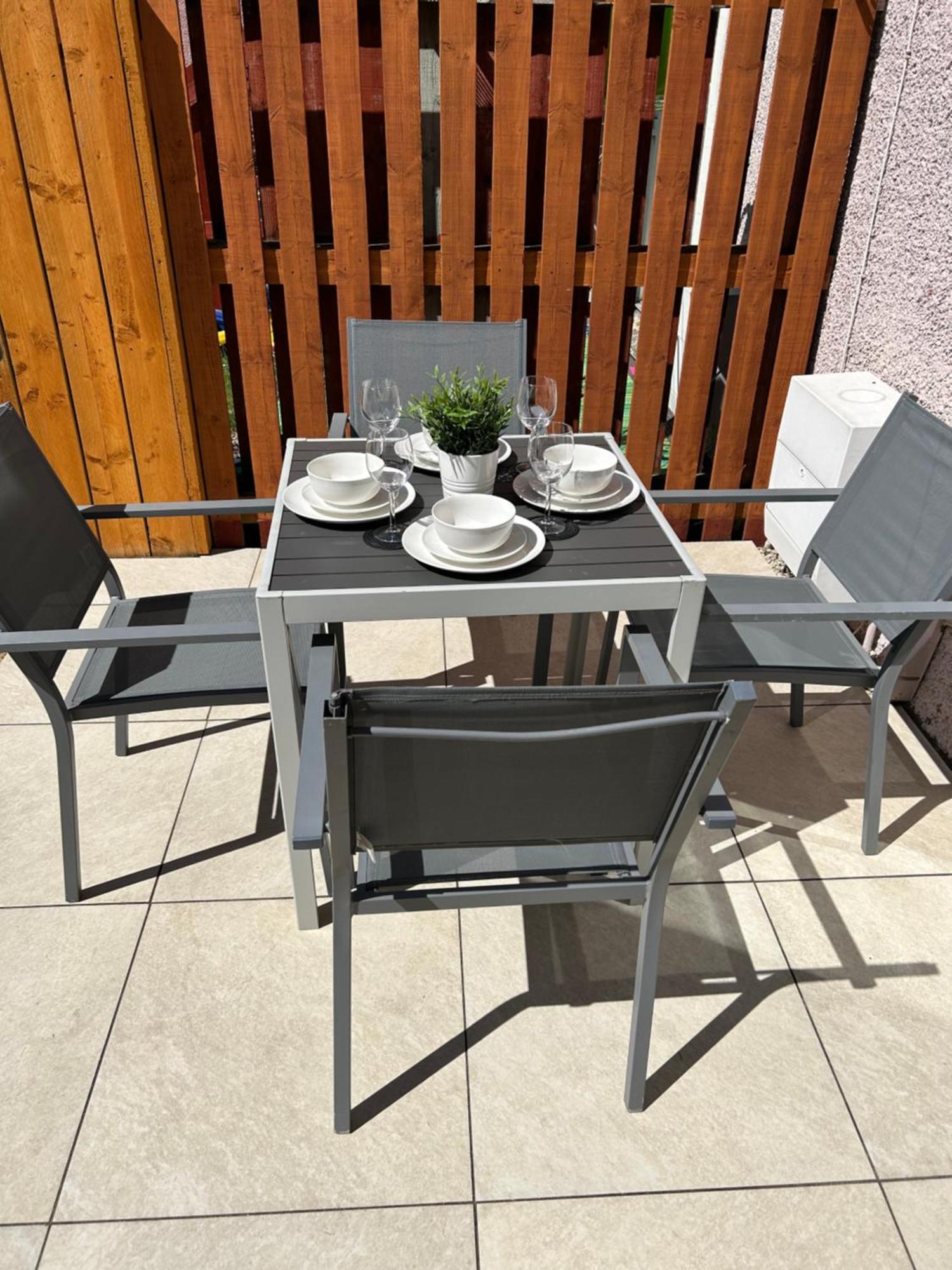 Corstorphine Townhouse: Spacious Stay Near Murrayfield with Garden Edinburgh Exterior photo