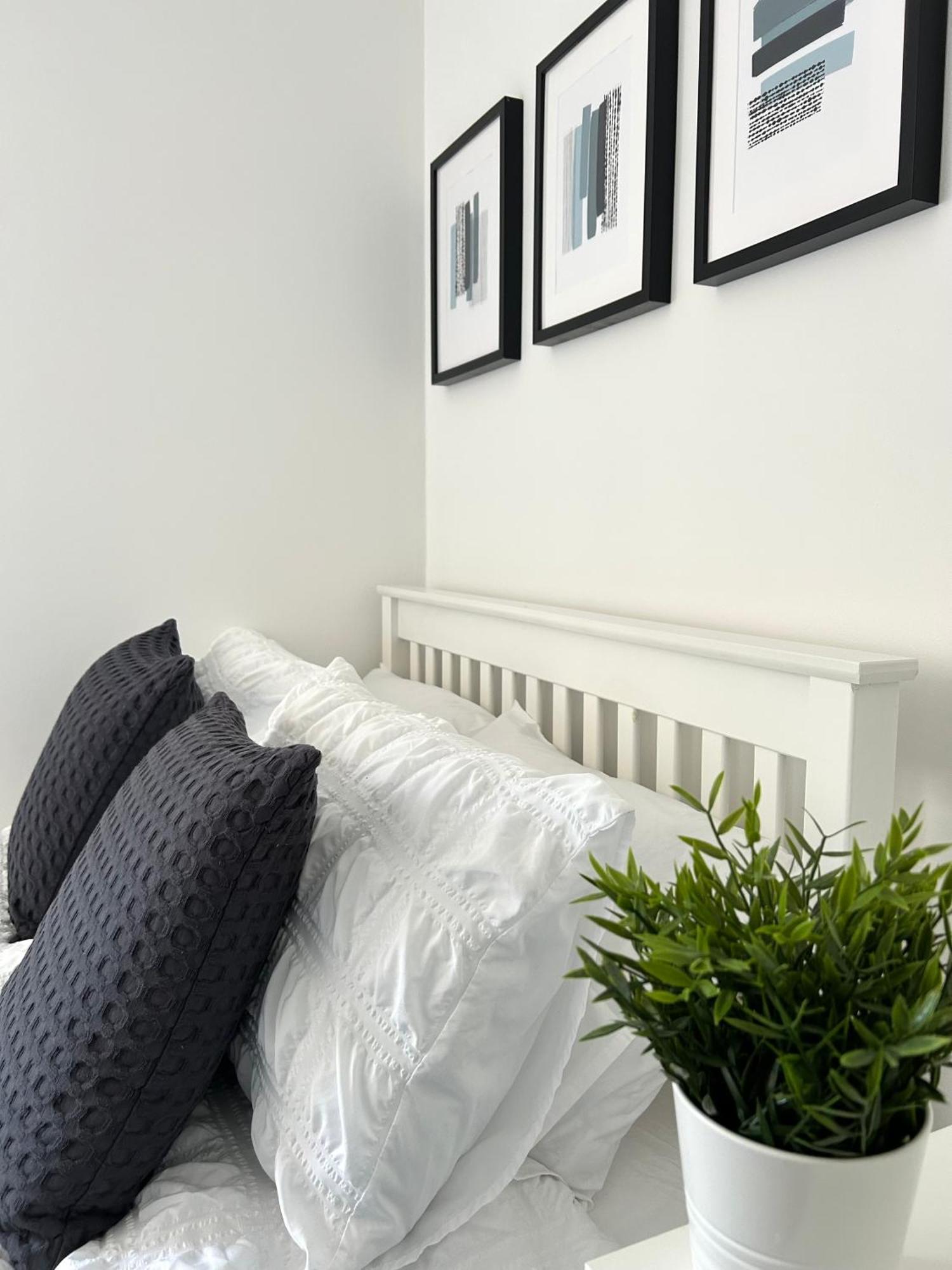 Corstorphine Townhouse: Spacious Stay Near Murrayfield with Garden Edinburgh Exterior photo