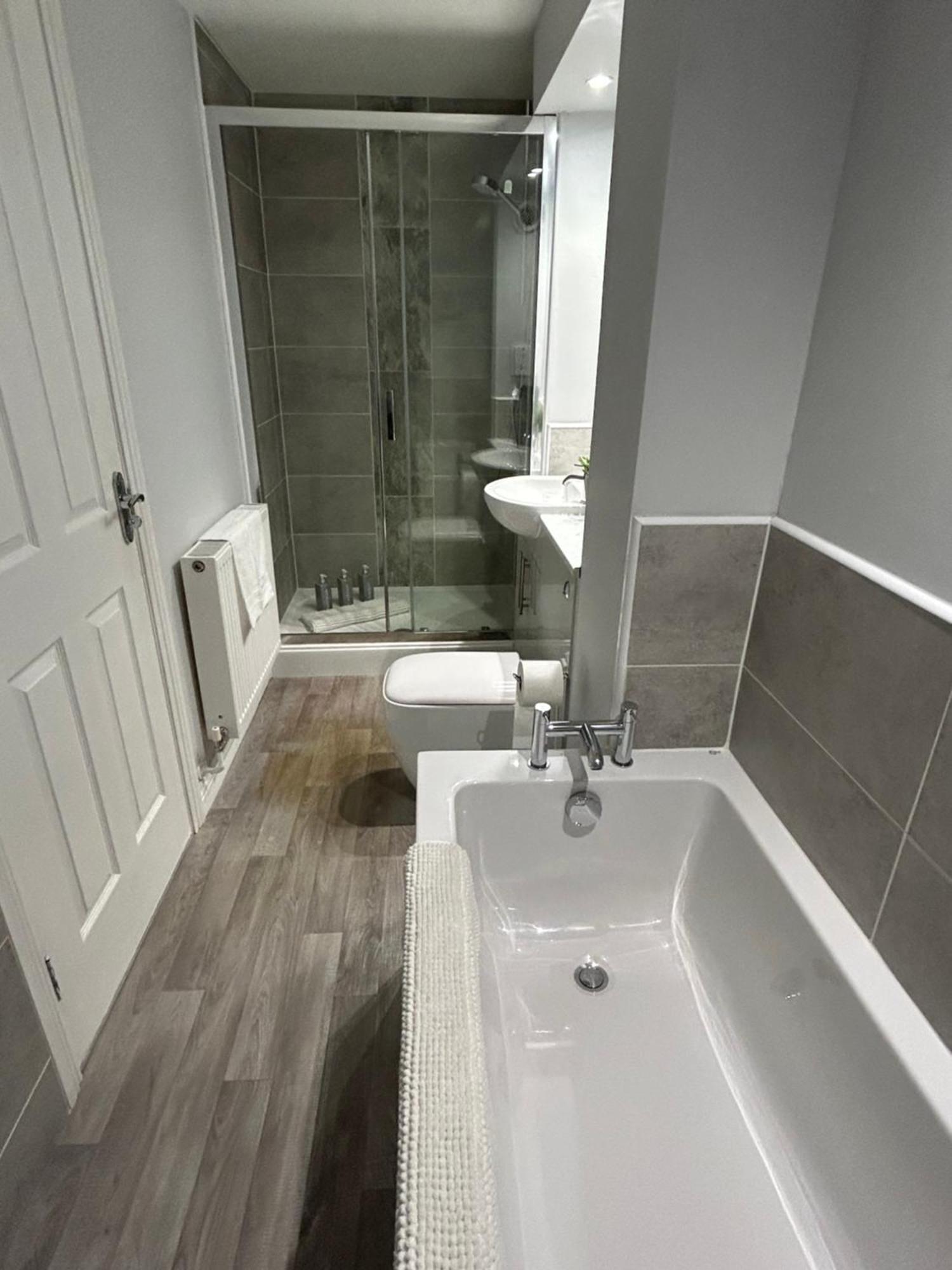 Corstorphine Townhouse: Spacious Stay Near Murrayfield with Garden Edinburgh Exterior photo